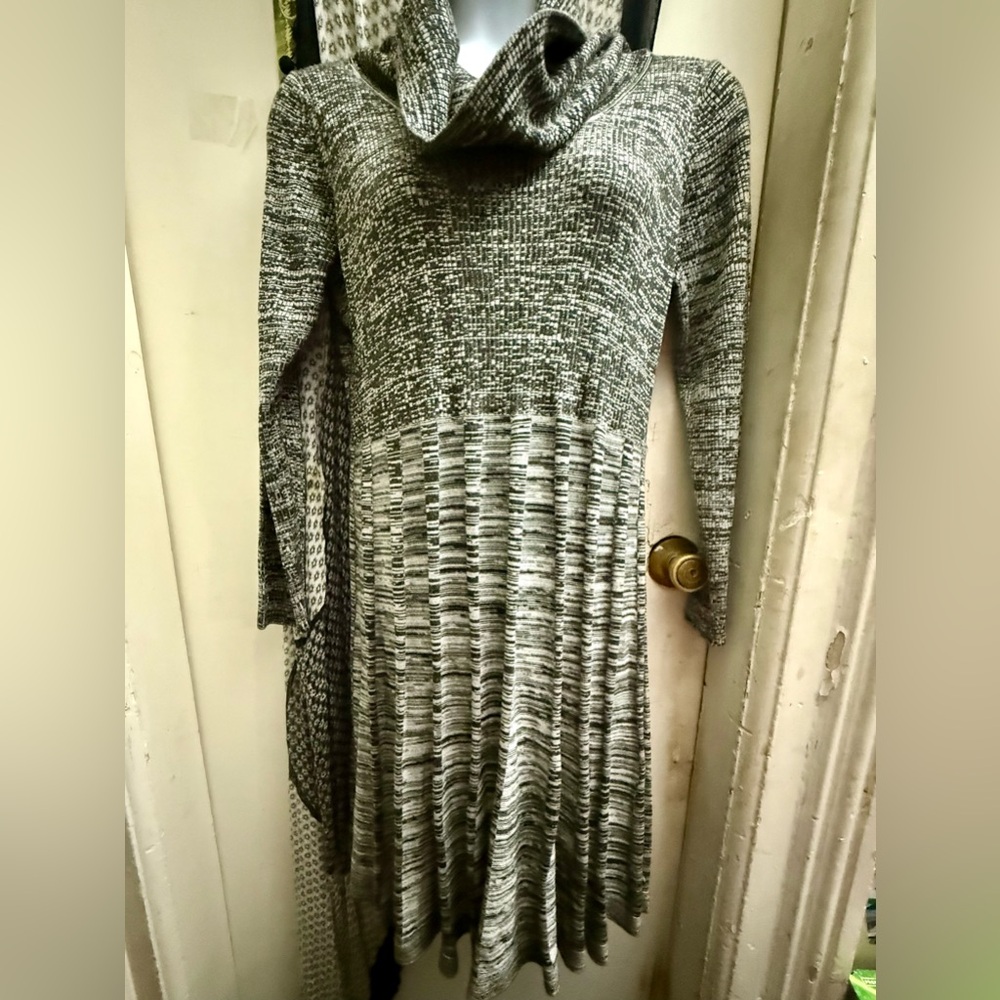 EXCELLENT Calvin Klein “cowl neck” sweater dress.